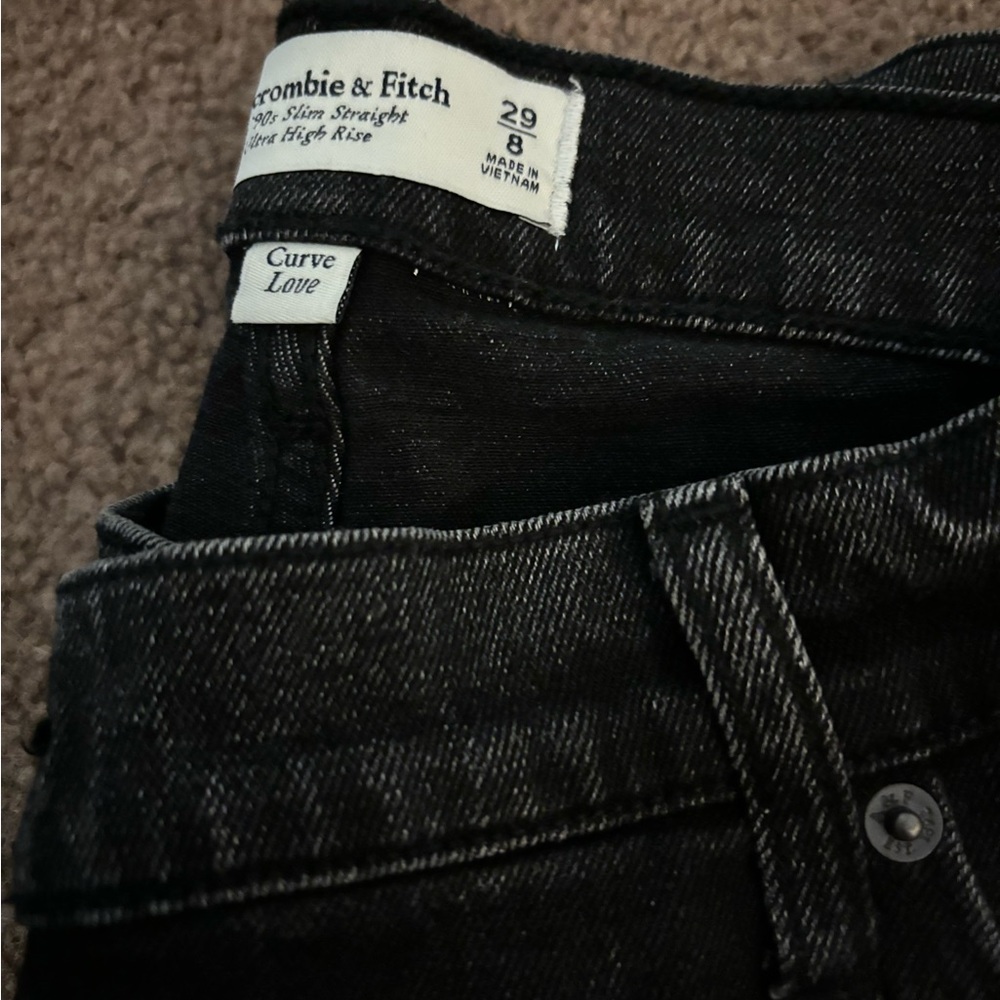 Abercrombie and Fitch 90,s slim denim - Picture 2 of 3